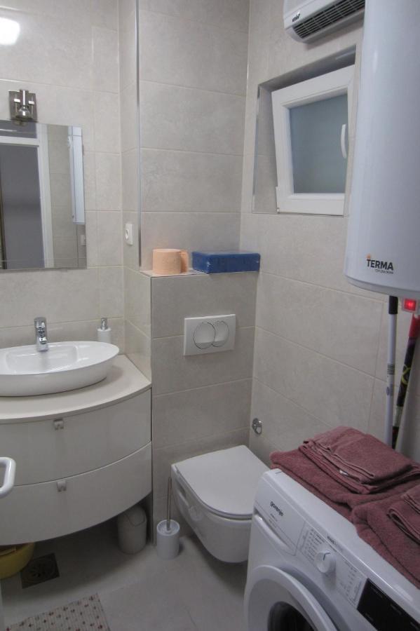 Apartman Valinor Miholascica Екстериор снимка