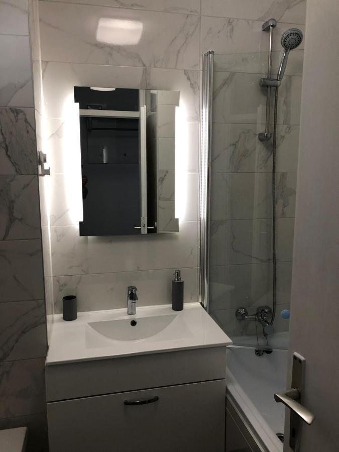 Apartman Valinor Miholascica Екстериор снимка