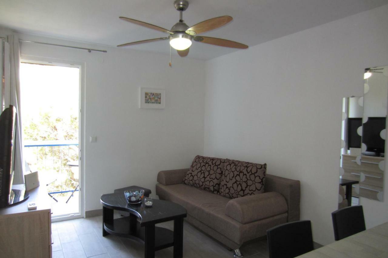 Apartman Valinor Miholascica Екстериор снимка